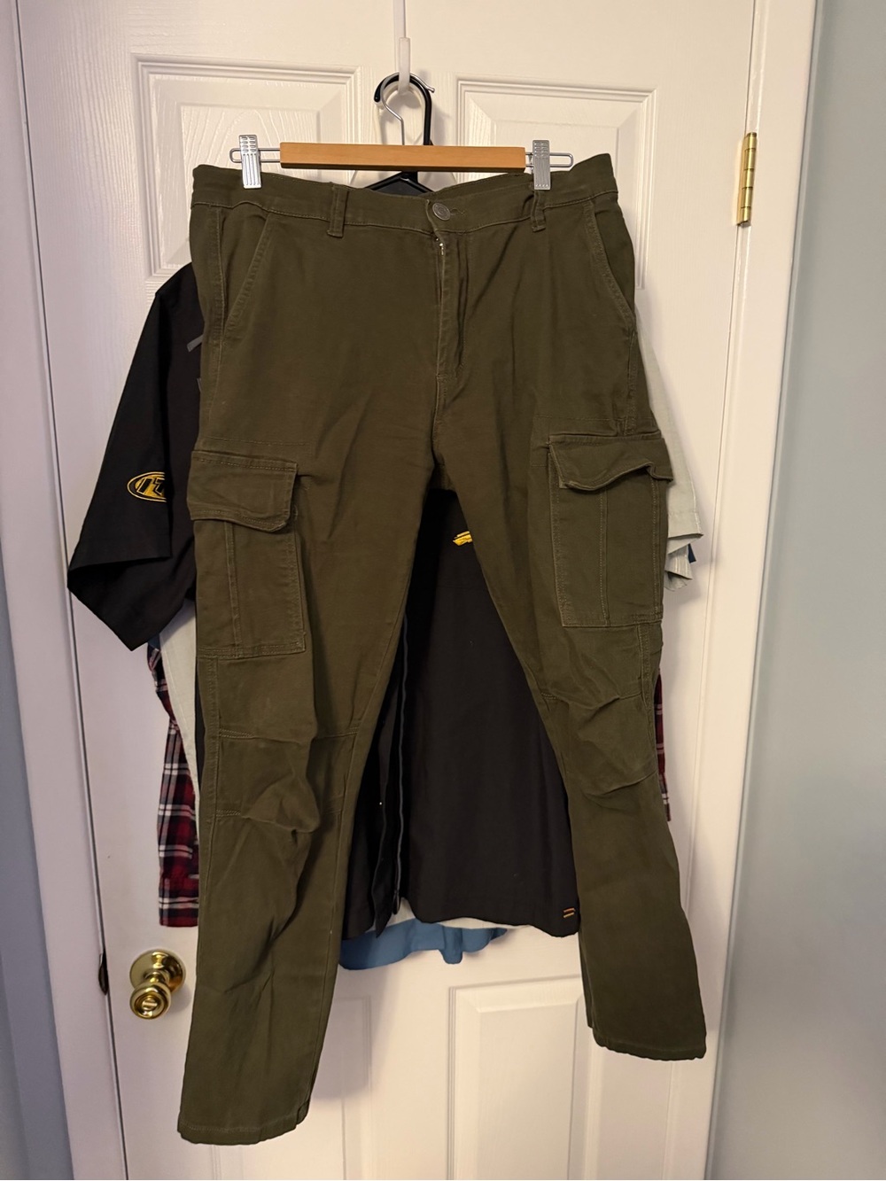 Men's Olive Green Stretch cotton Cargo Pants with Multi-Pocket Utility